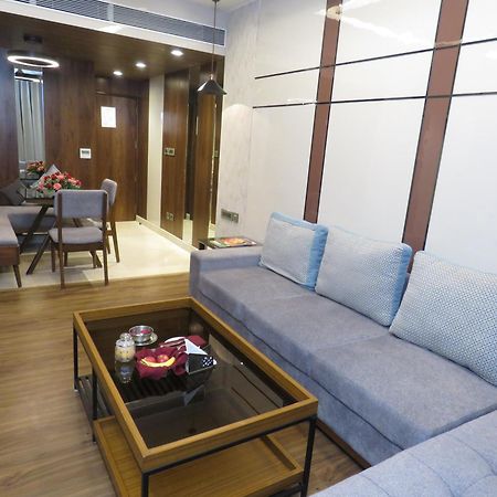 Lords Plaza Surat Hotel Exterior photo