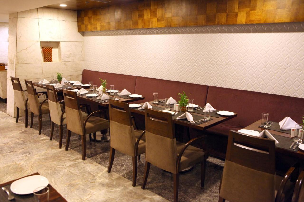 Lords Plaza Surat Hotel Exterior photo