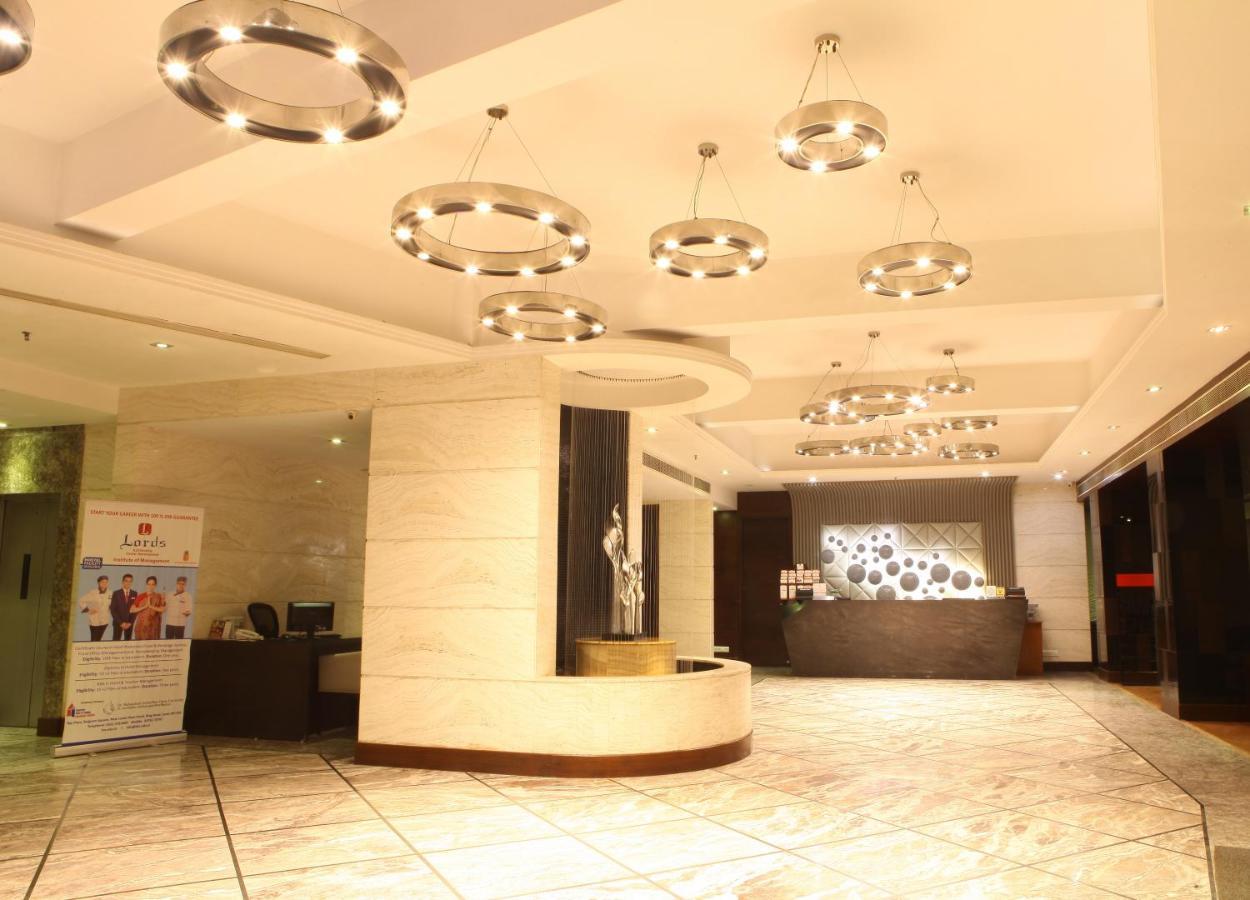 Lords Plaza Surat Hotel Exterior photo