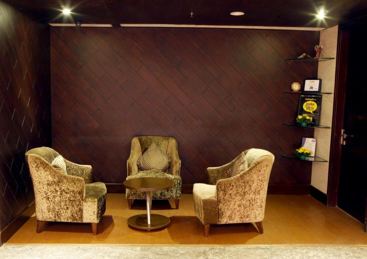 Lords Plaza Surat Hotel Exterior photo
