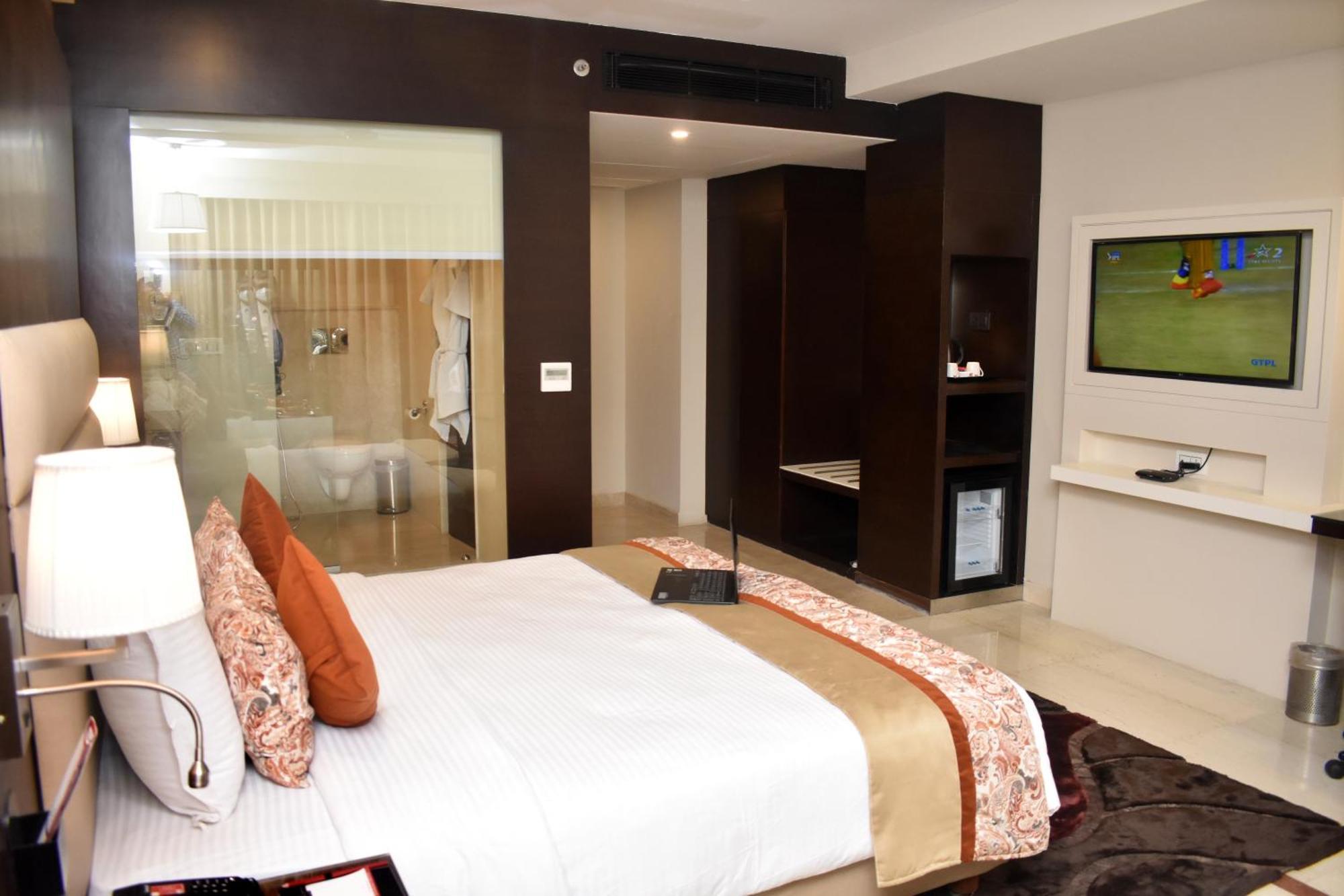 Lords Plaza Surat Hotel Exterior photo