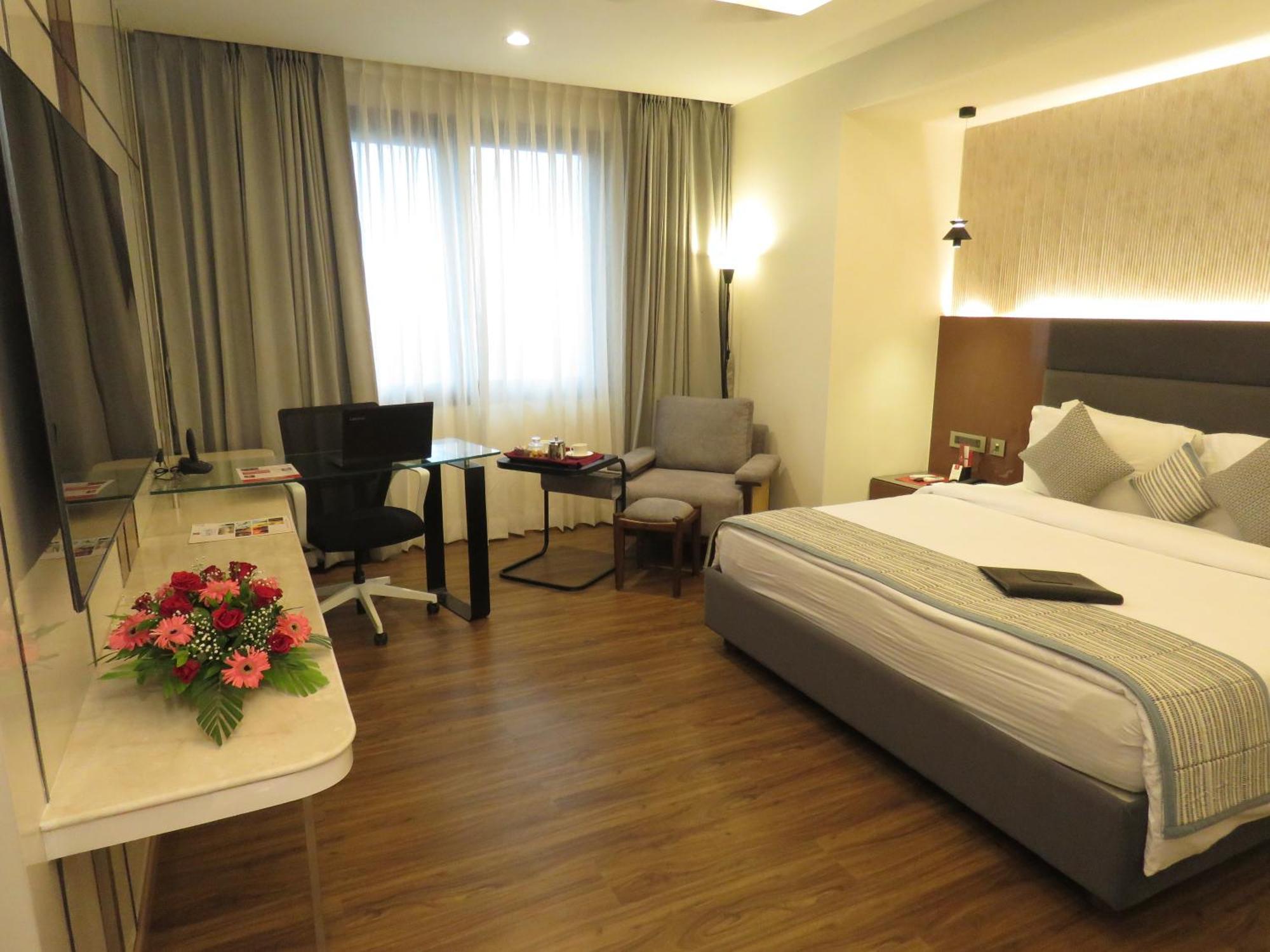 Lords Plaza Surat Hotel Exterior photo