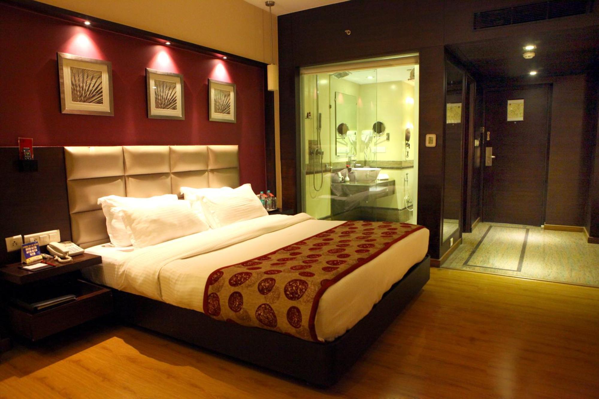 Lords Plaza Surat Hotel Exterior photo