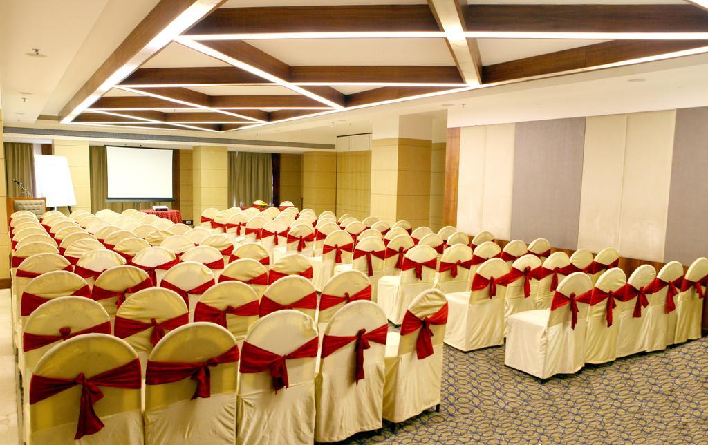 Lords Plaza Surat Hotel Exterior photo