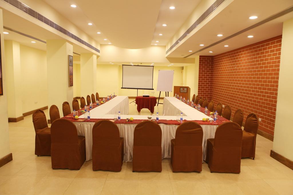Lords Plaza Surat Hotel Exterior photo