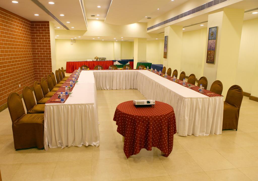 Lords Plaza Surat Hotel Exterior photo
