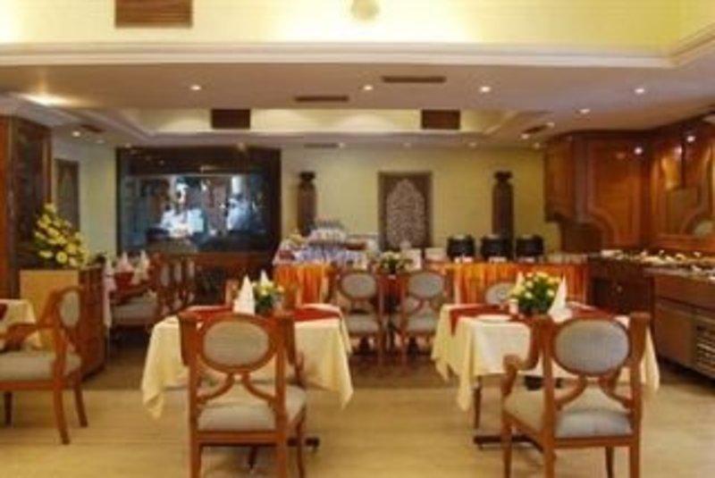 Lords Plaza Surat Hotel Exterior photo