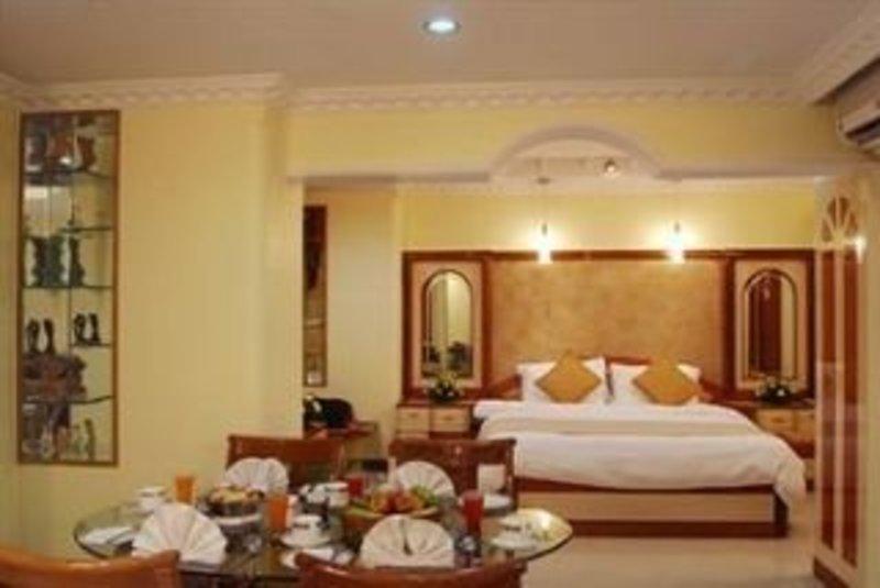 Lords Plaza Surat Hotel Exterior photo